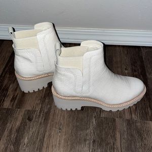 Dolce Vita Huey Lug-Sole Chelsea Booties Women's Shoes